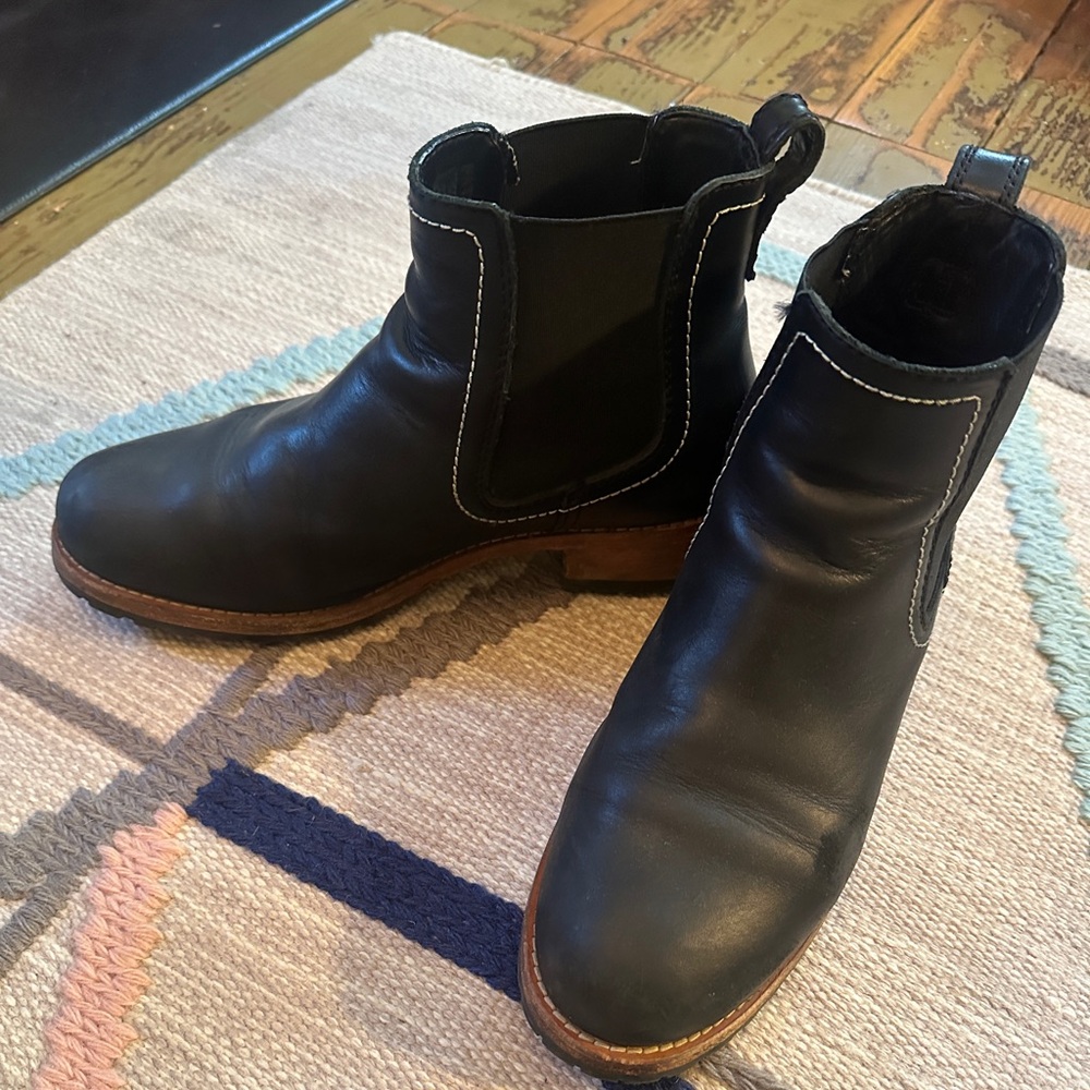 Portland Leather / PLG / Patina Chelsea boots EUC